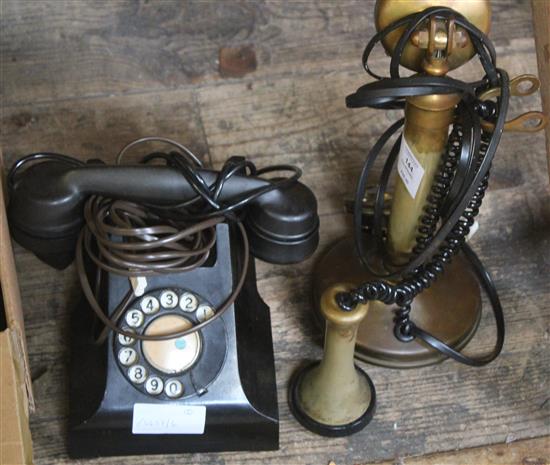 2 telephones